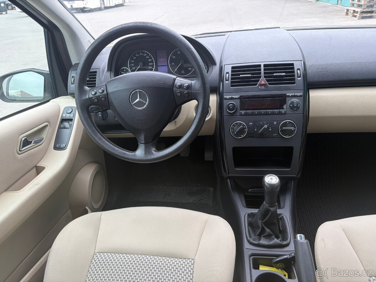 Mercedes - Benz A170 - 12