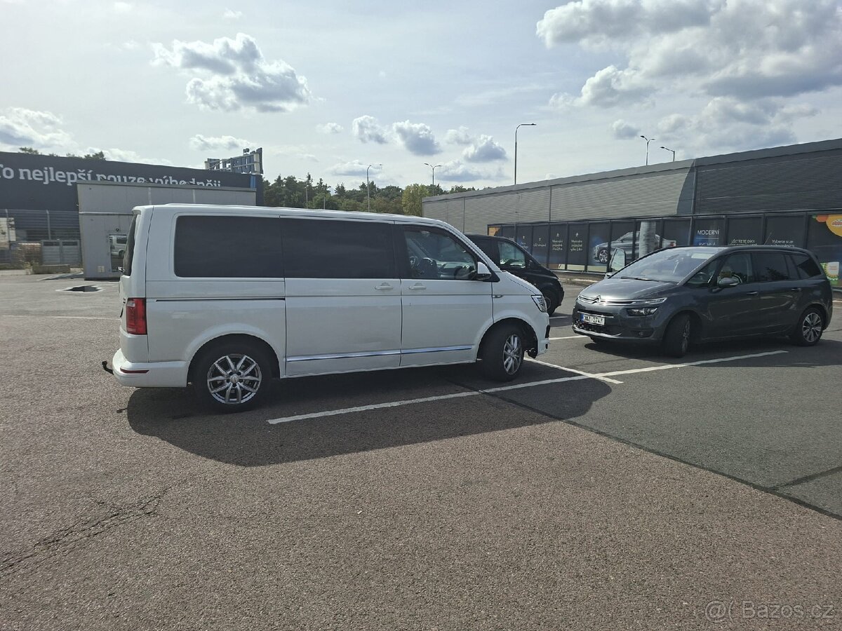 VW MULTIVAN T6 Highline. RV 2016 - 12