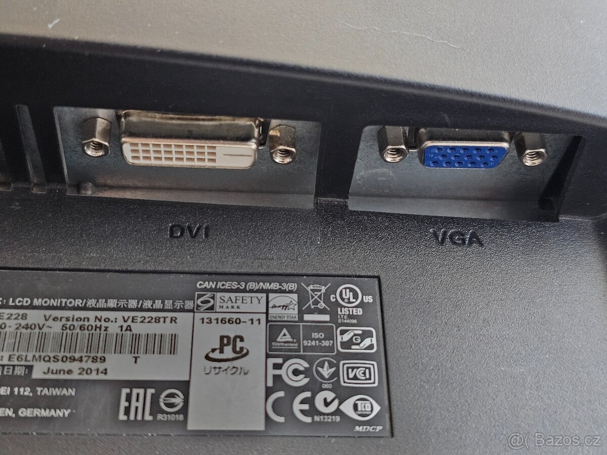 Kancelářský PC s monitorem - AMD, 6GB RAM, SSD - 12