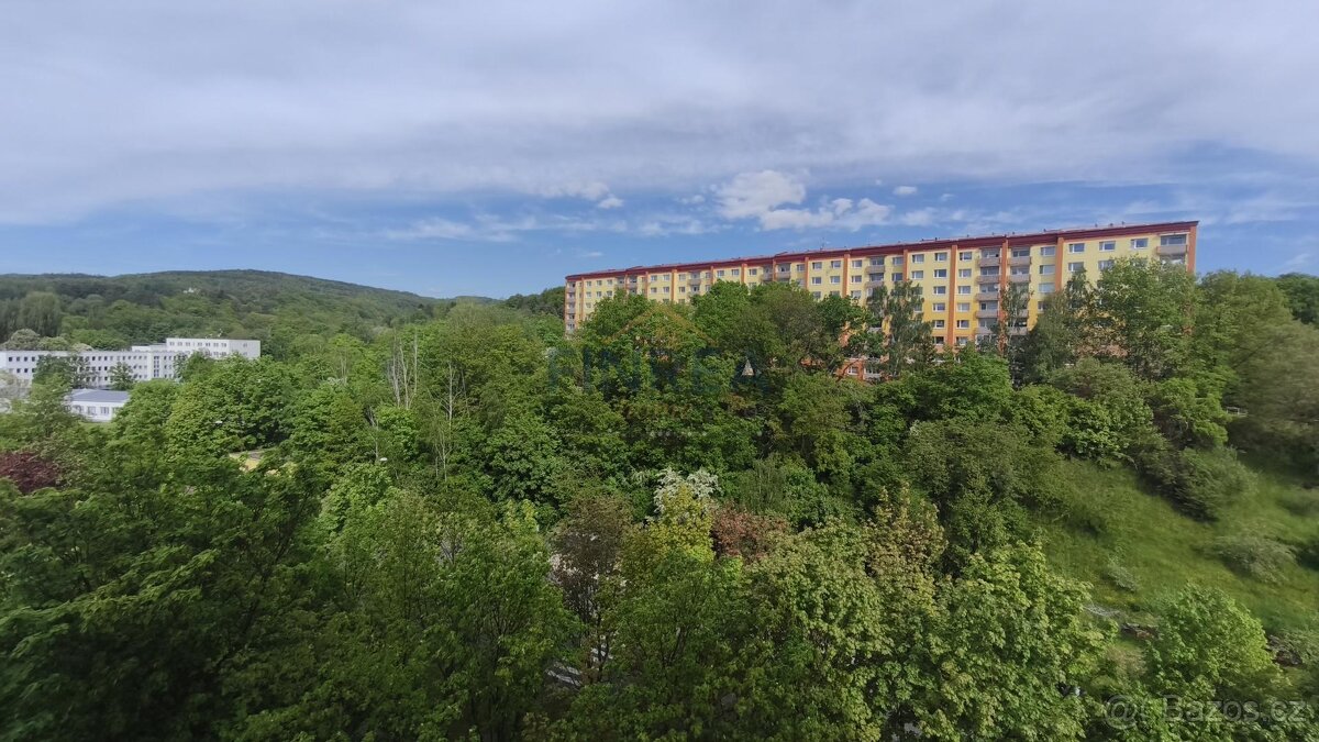 Prodej bytu, 4+1, 85 m2, OV, Chomutov, ul. Seifertova - 12