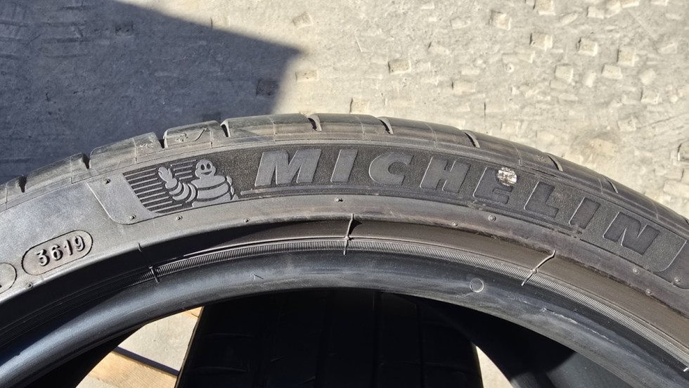 Letní pneu 255/35/19 Michelin - 12