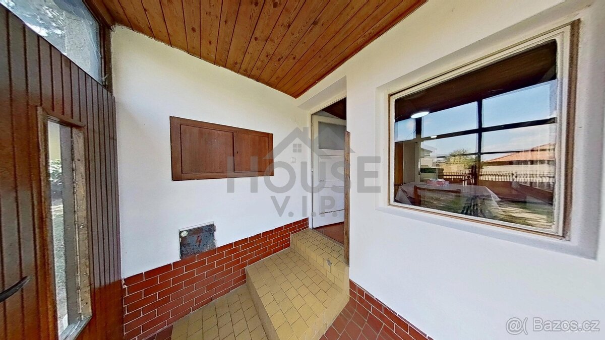 Prodej rodinného domu 4+1 na pozemku 938 m2 s prostornou díl - 12