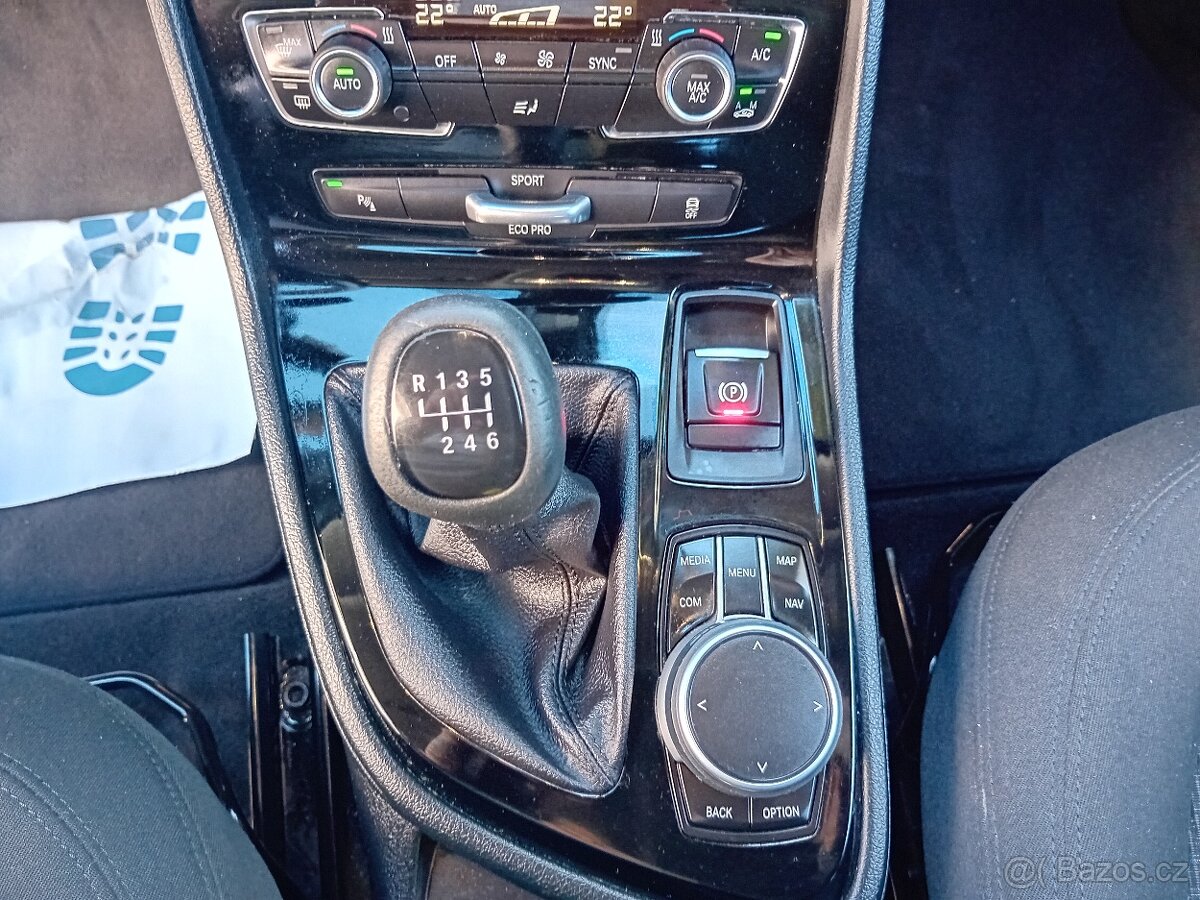 BMW Rad 2 Active Tourer 2 218d xDrive 2018 DPH - 12