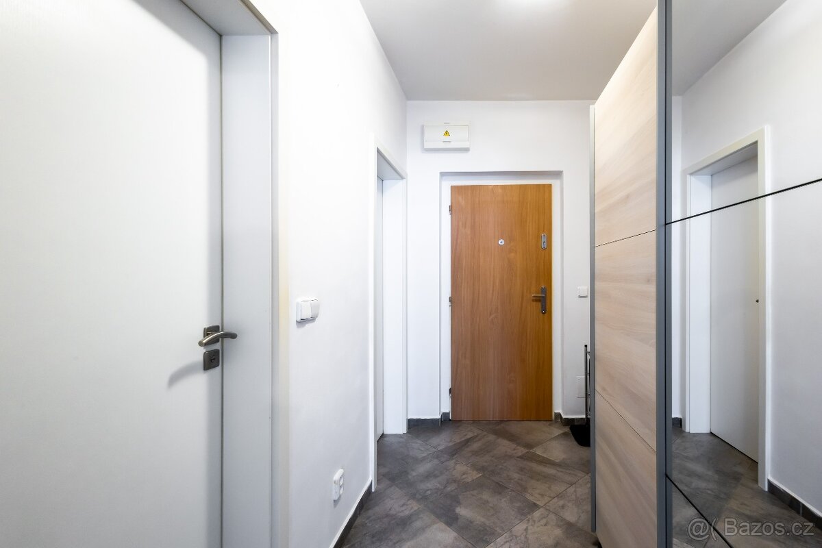 Pronájem bytu 2+kk s balkonem a gar.stáním Gen. Píky Olomouc - 12