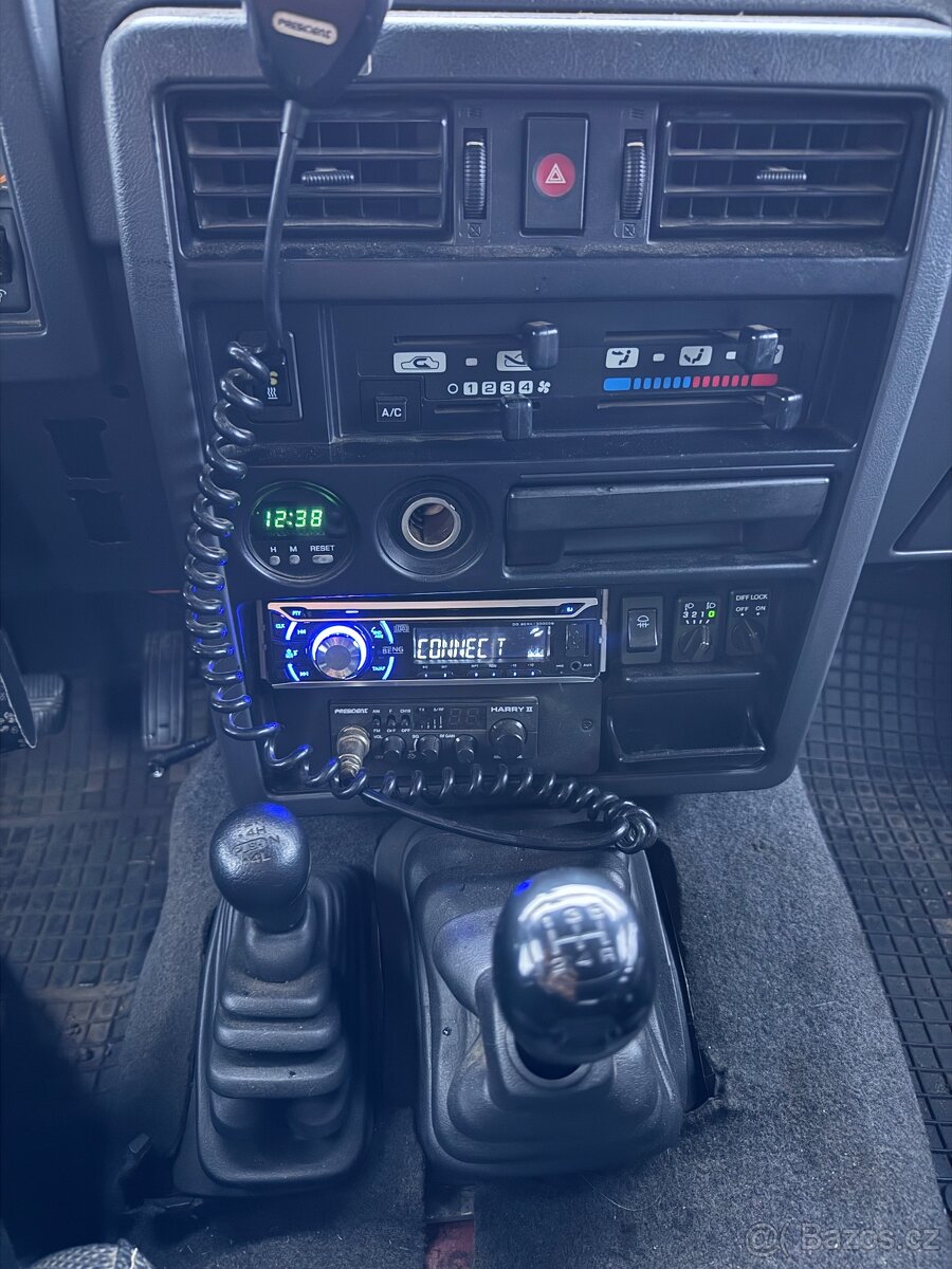 Nissan Patrol Y60 4.0 V8 - 12