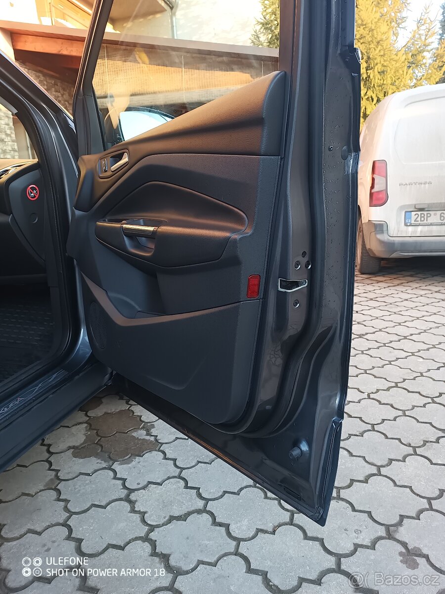 Ford Kuga 4×4, 132 kw Titanium 2.0 tdci - 12