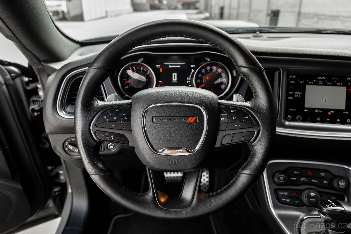 Dodge Challenger 392 Hemi Scat Pack Shaker - 12