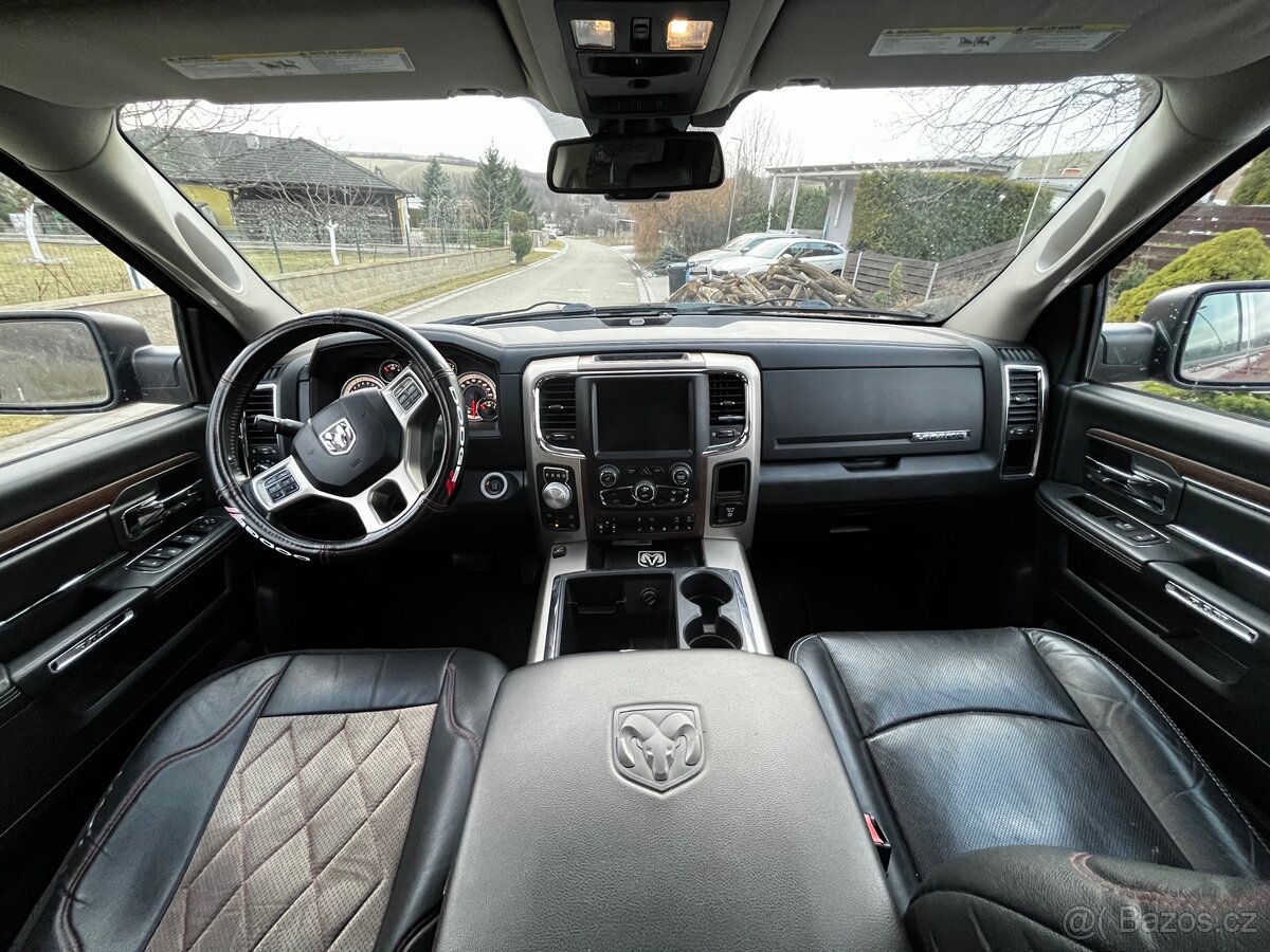 Dodge RAM 1500 5.7 Hemi LARAMIE - 12