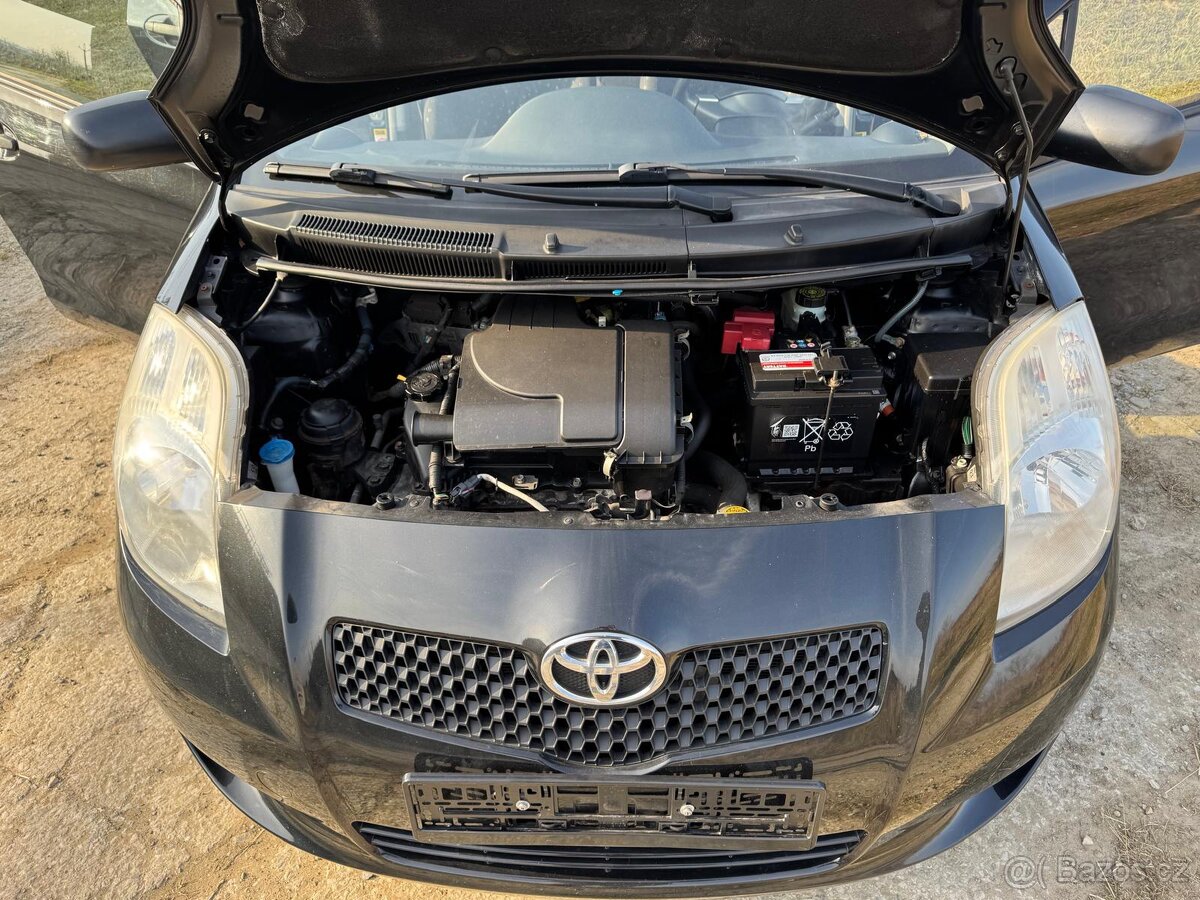 Toyota Yaris 1.Oi - 12