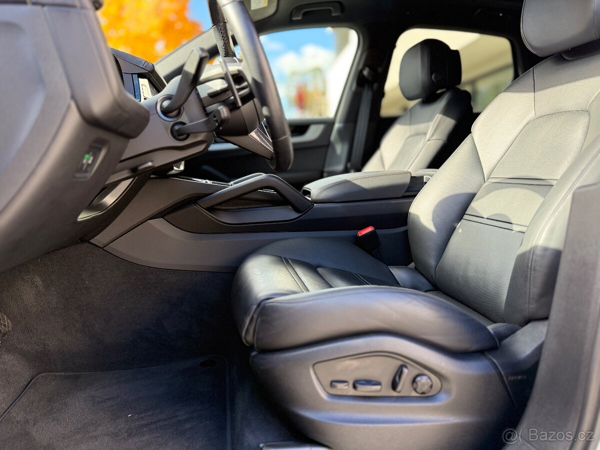 Porsche Cayenne E-Hybrid 2025 - 12