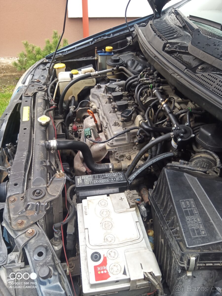 Nissan almera Tino 1,8 - 12