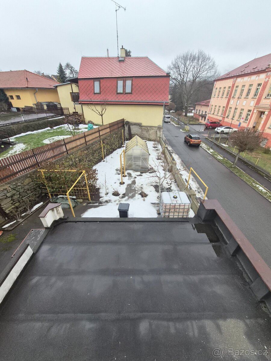 Prodej dvougeneračního domu v Klášterci nad Ohří - 12