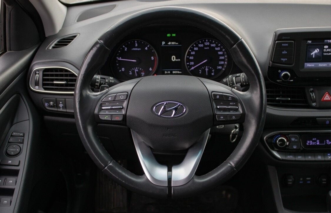 Hyundai i30 1.6 CRDi automat - 12