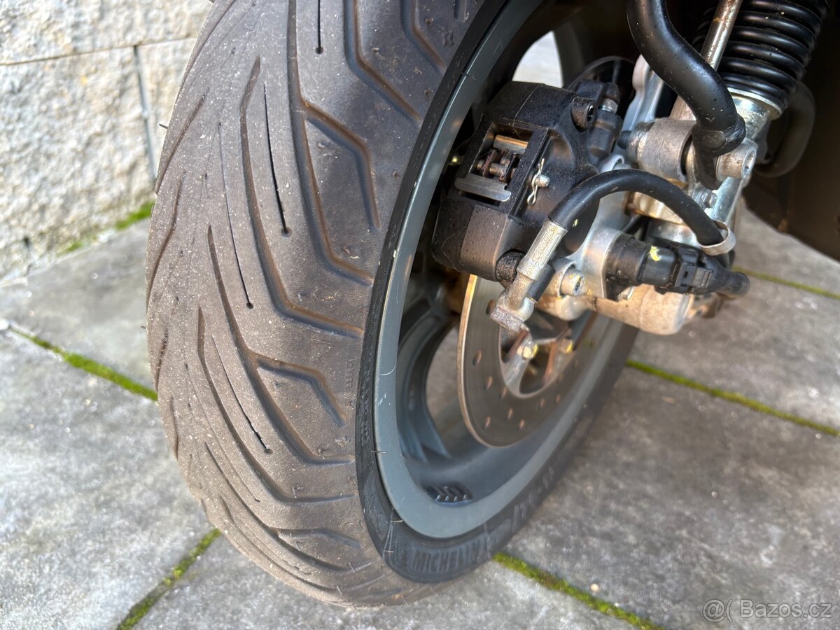 Piaggio mp3 yourban 300 2013 - 12