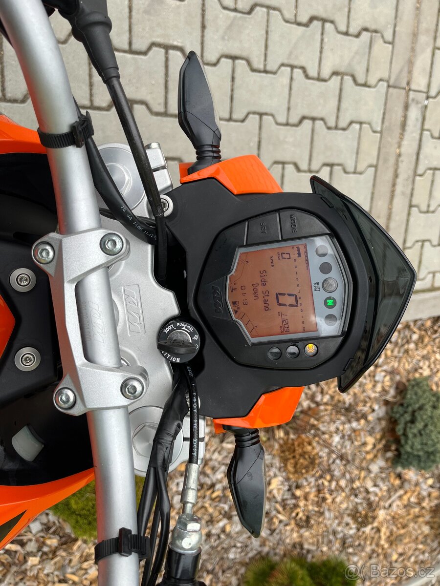 KTM 200 Duke - 12