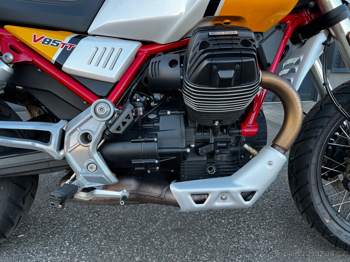 2019 Moto Guzzi V 85 TT - 12