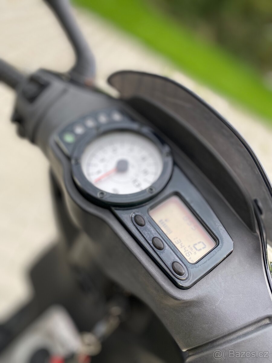 Skútr Piaggio NRG 50 bez řidičáku 25 km/h - 12
