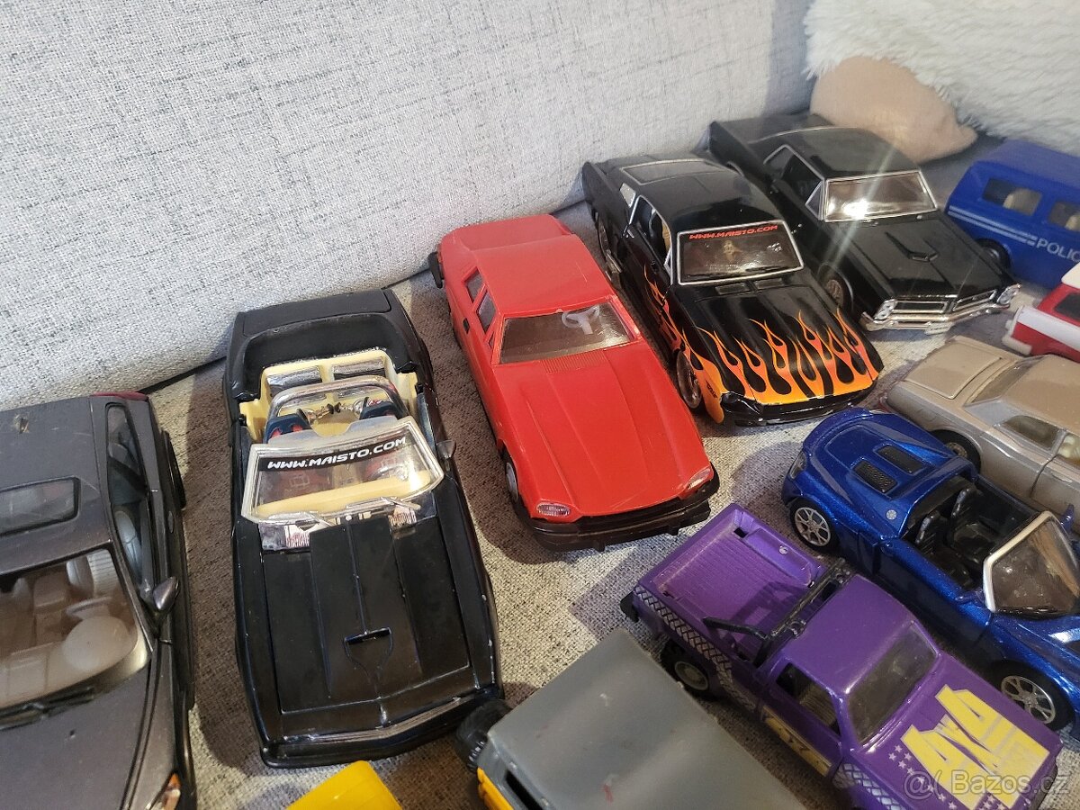 Retro - Autíčka - Mix. - 12