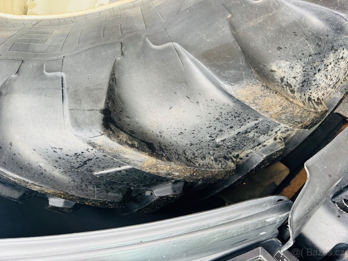 Valtra N123 + Quicke - 12