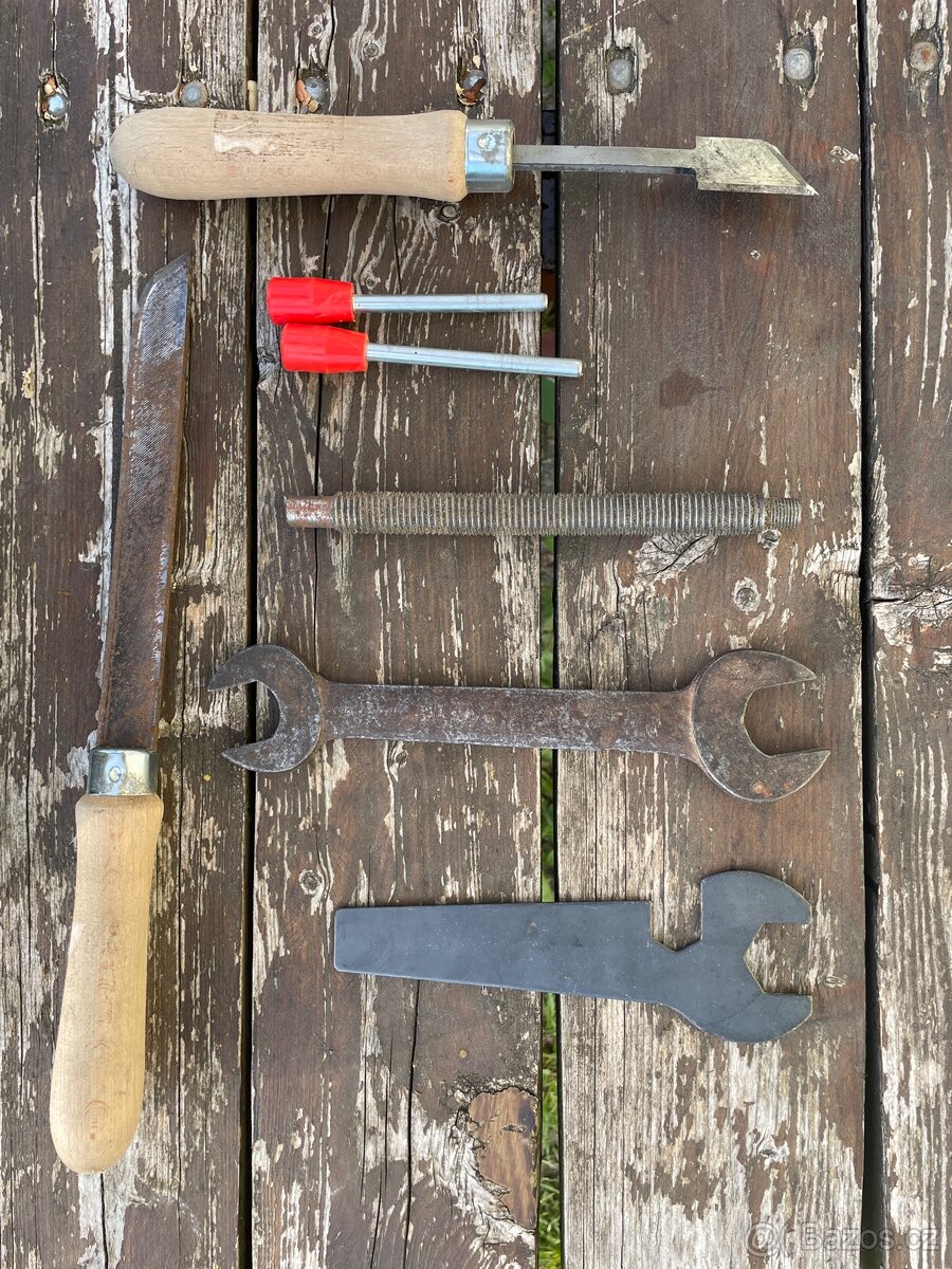 Vylepšený soustruh na dřevo Proma s příslušenstvím - 12