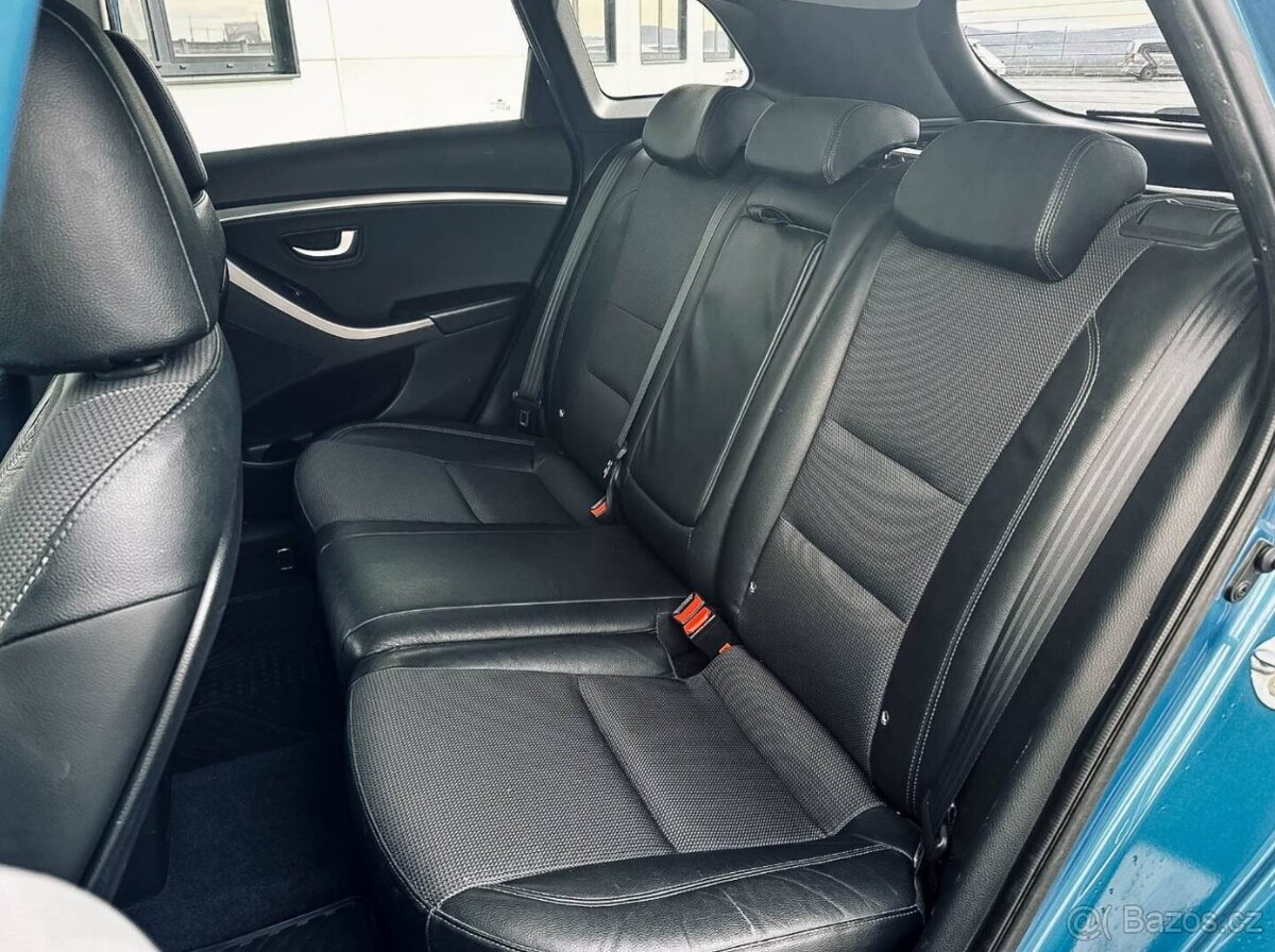 Hyundai i30 CW 1.6 CRDi 136 Style - 12