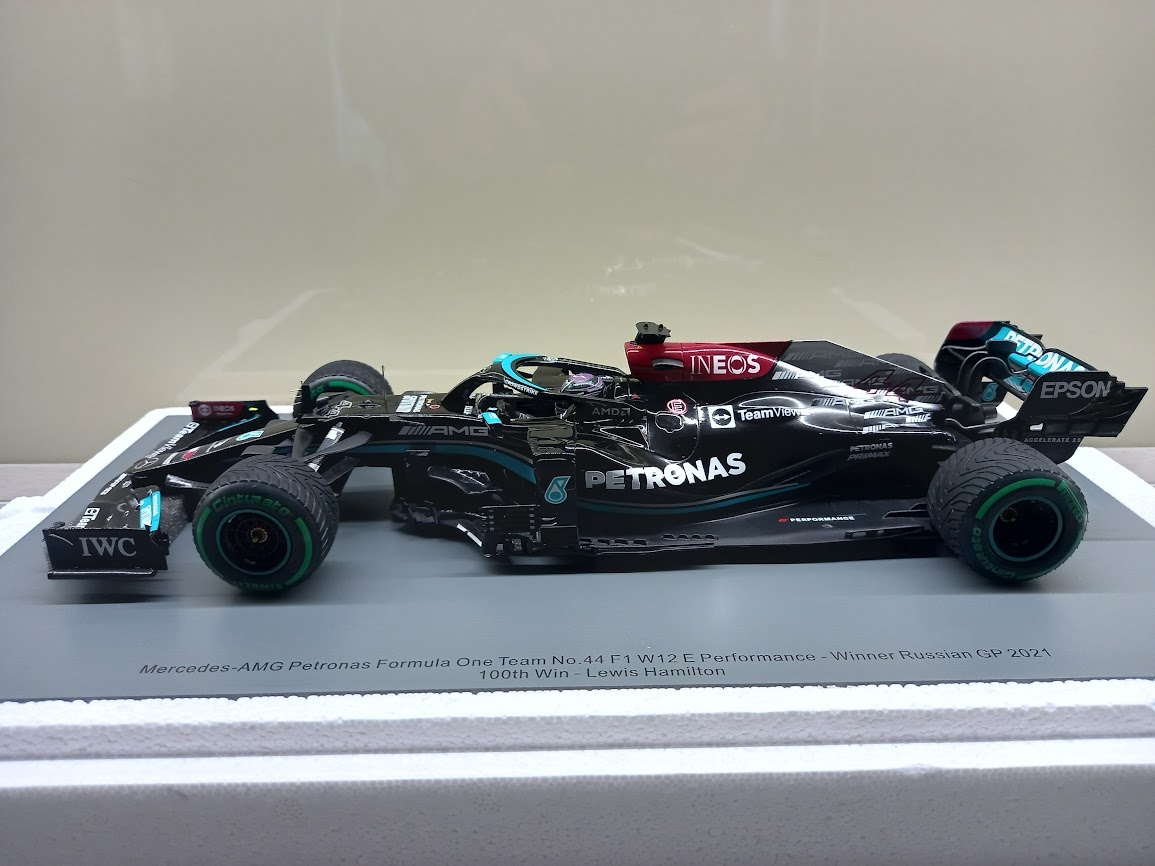 F1 MERCEDES W12 HAMILTON VÍTĚZ GP RUSKA 2021 SPARK 1:18 - 12