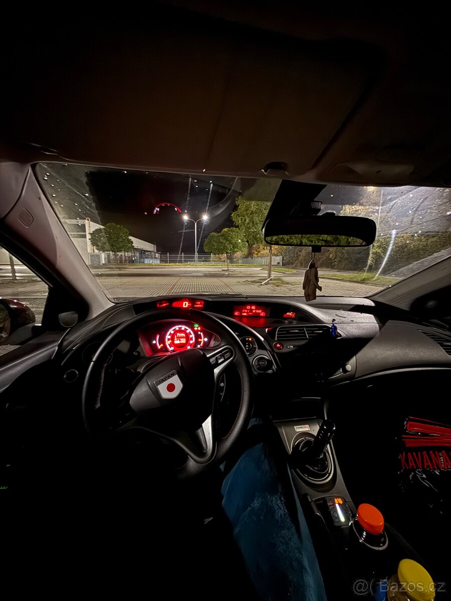 Honda Civic TypeR FN2 2.0 i-VTEC 148kW RED - 12