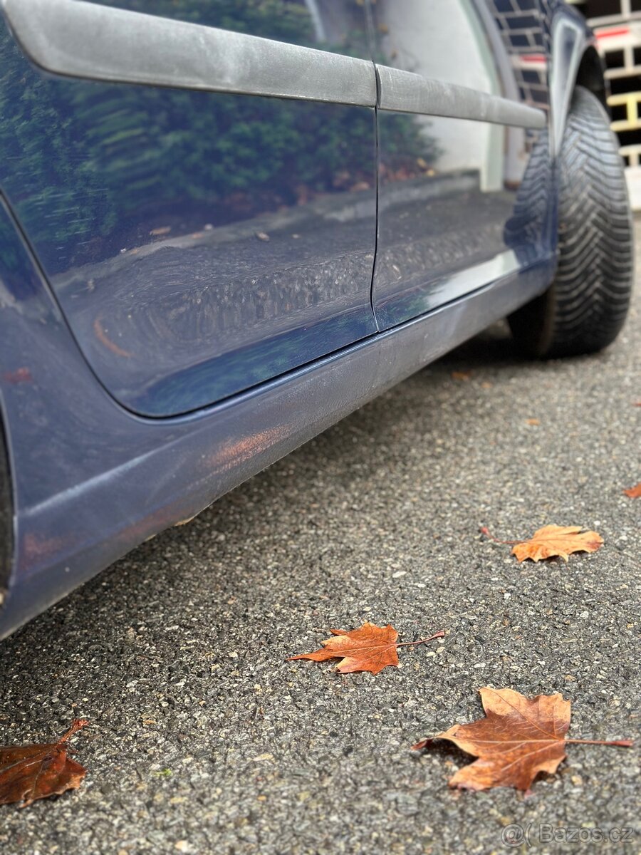 Volkswagen Golf V 1.4 Benzín - 12