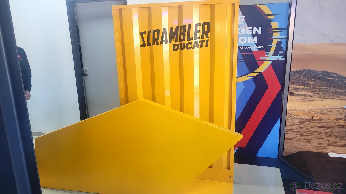 Kovová stěna a podstavec na motocykl Ducati Scrambler - 12