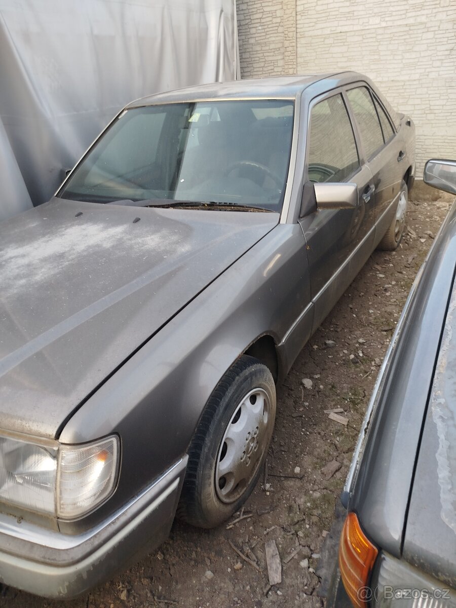 Mercedes w 124 250D - 12
