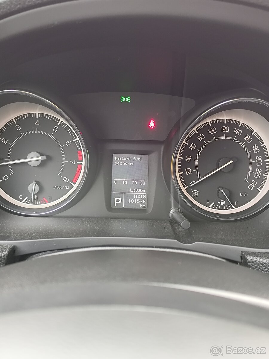 Suzuki Kizashi 2.4, 4x4, automat - 12