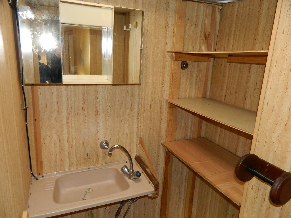 Velký dvouosý karavan Adria pro 7 osob - 12