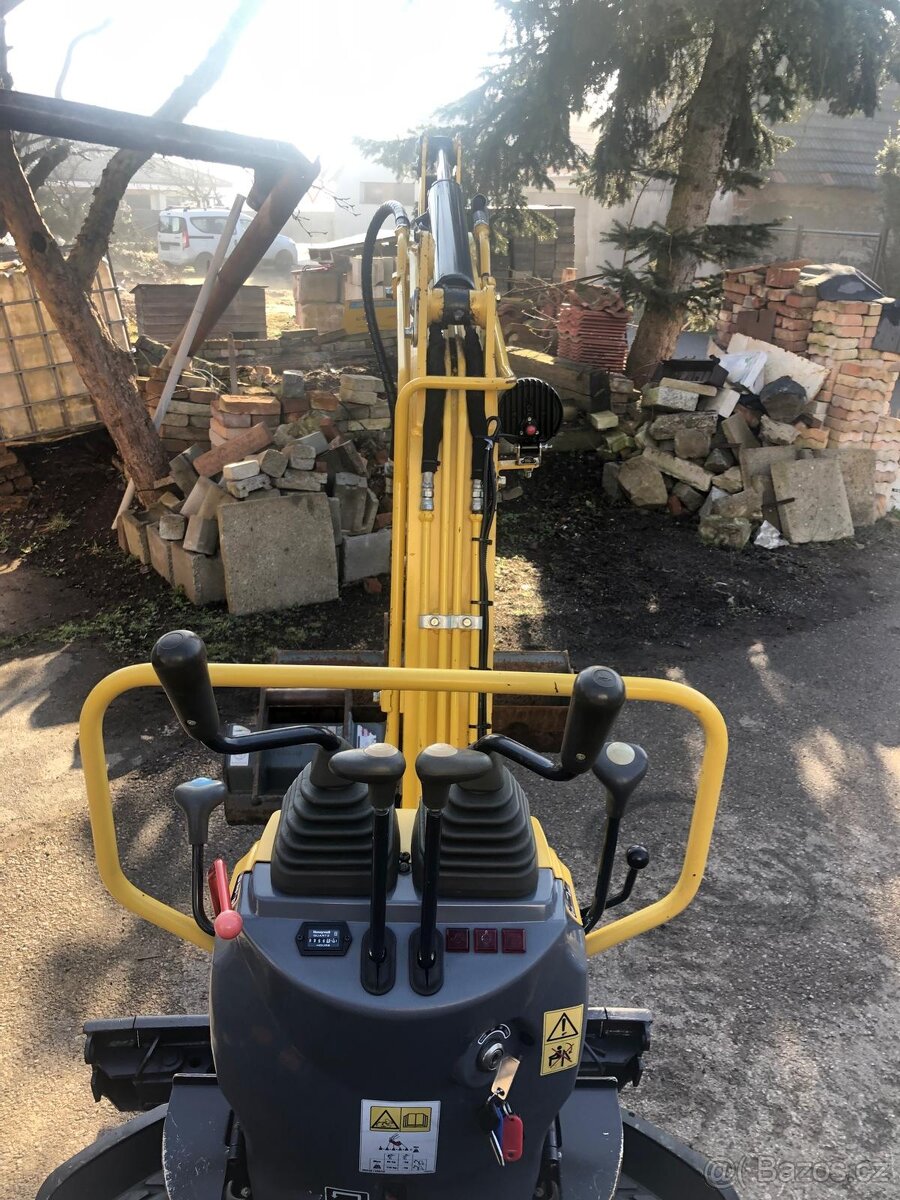Minibagr Yanmar VIO 10 - 12