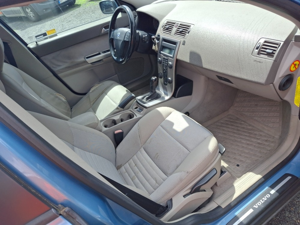 Volvo V50 kombi 2,0 D - 12