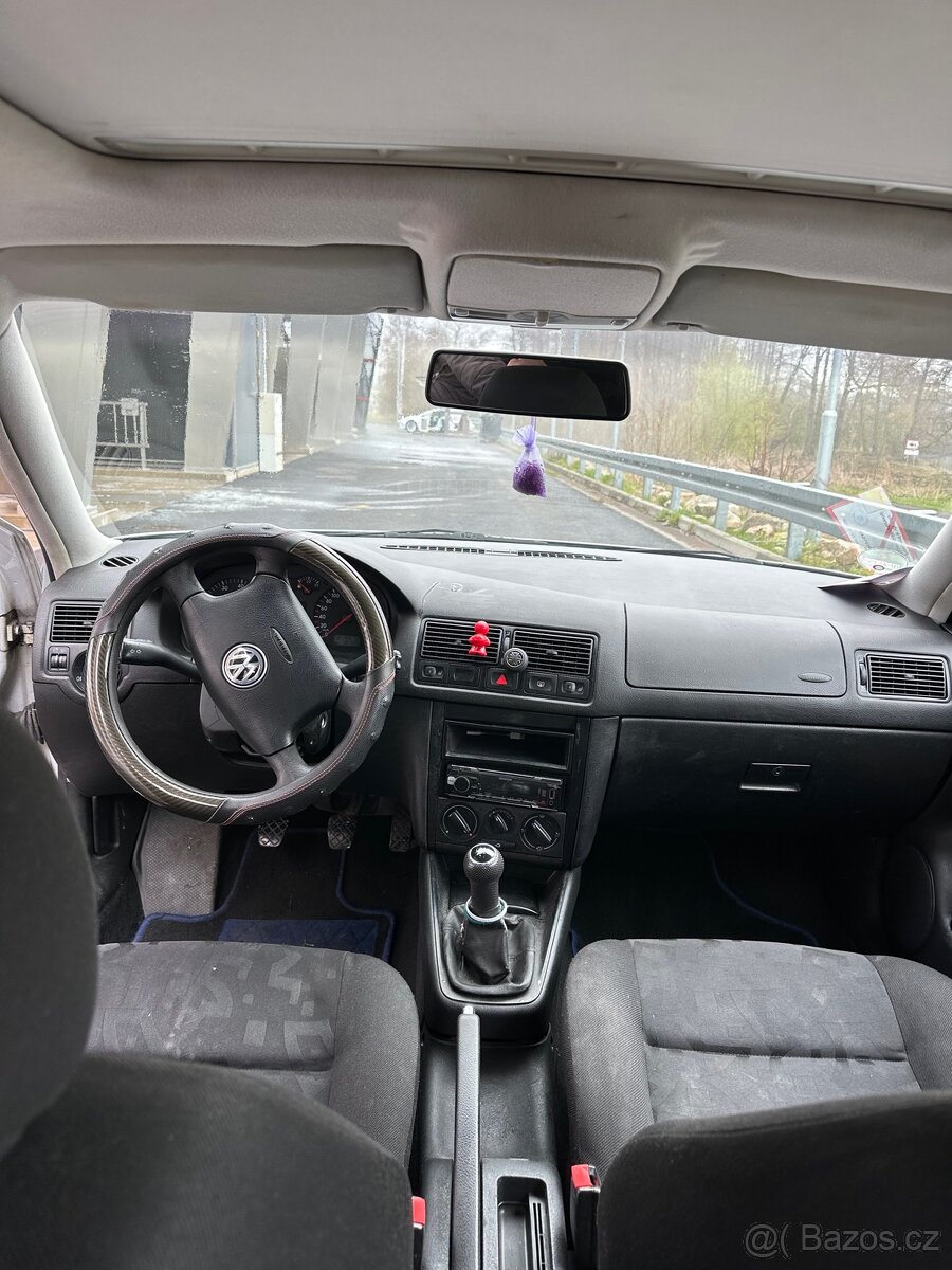 Volkswagen Golf 4 1.6i benzin - 12