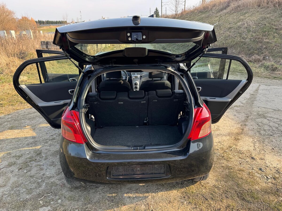 Toyota Yaris 1.Oi - 12