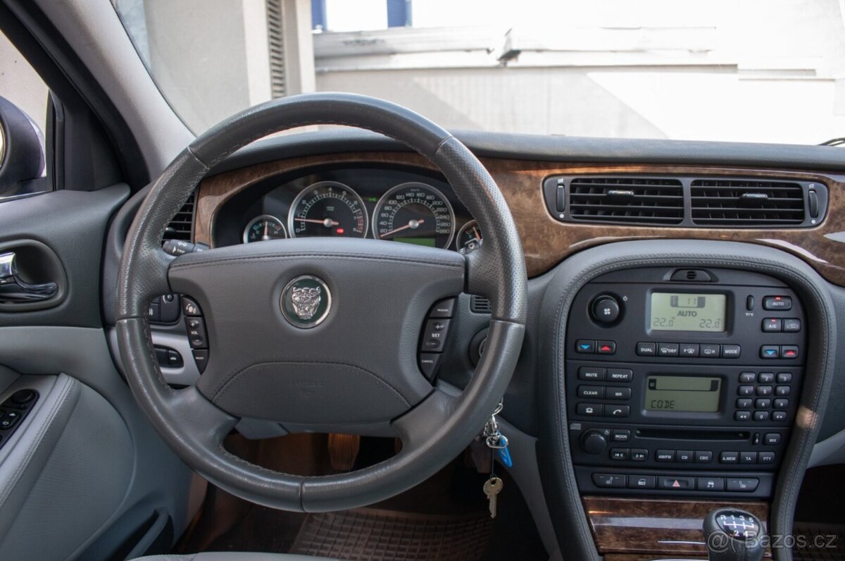 Jaguar S-Type 3.0 V6 175kw Manual - 12