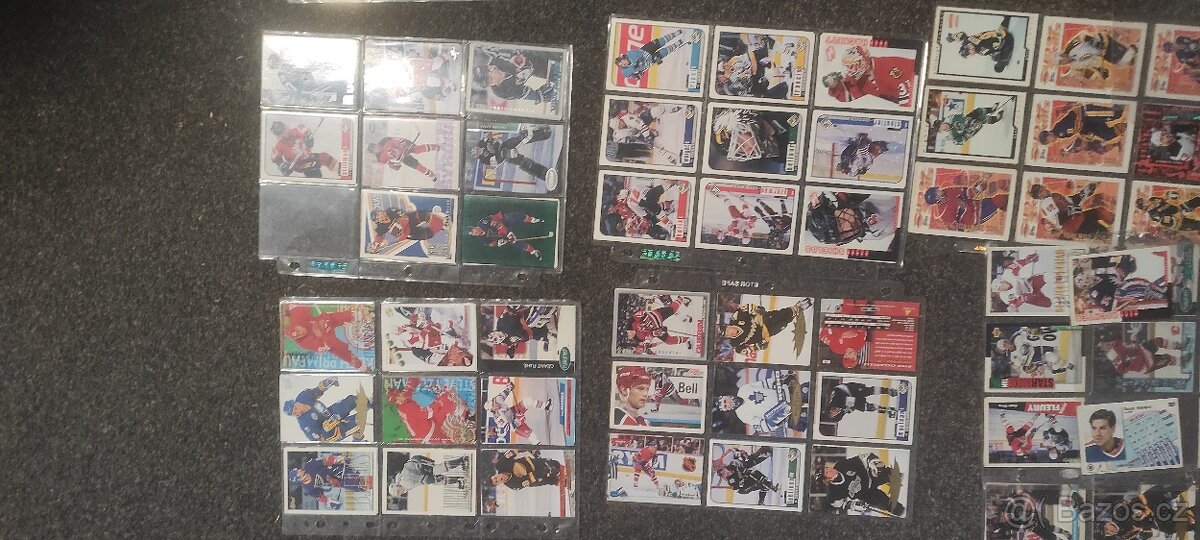 Hokejové kartičky - 12