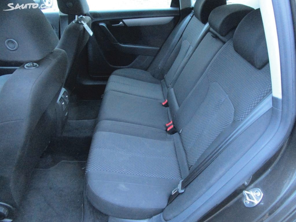 Volkswagen Passat, 1,6TDI-77KW- 6-RYCHLOSTÍ - 12