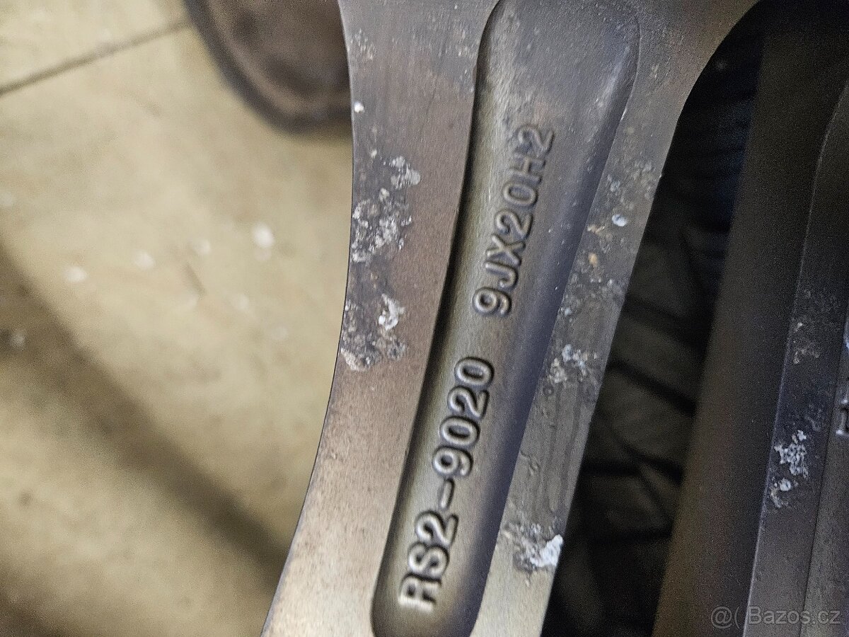 Kompletní kola na AudiQ5 Zimní pneu 255=45R20 - 12