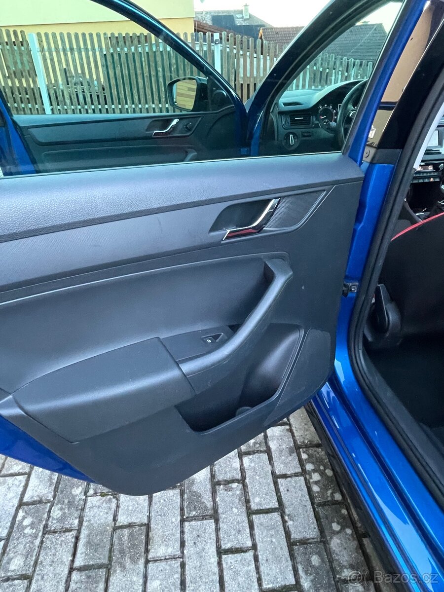 Škoda Rapid Spaceback 1.2 tsi 81kW Monte Carlo TOP - 12