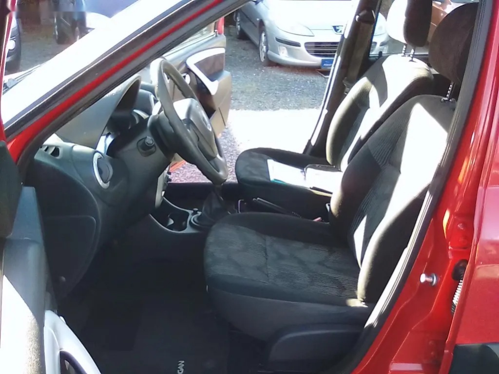 Dacia Logan, 1.6i 16V MCVLaureate,1.majitel - 12