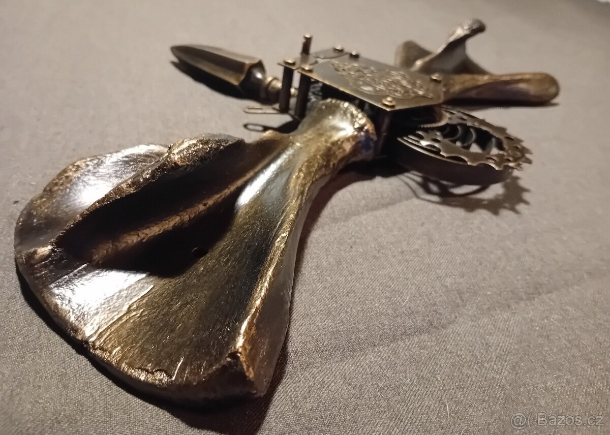 STEAMPUNK RECYCLE ART - PATINOVANÝ KOV. AUTORSKÁ TVORBA - 12