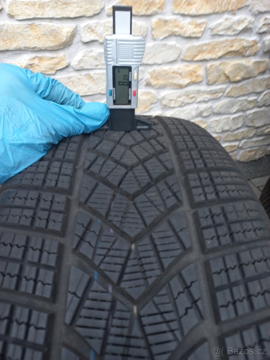 BMW iX zimní 20 Styling 1002 Goodyear 235 60 DOT2922 8mm - 12