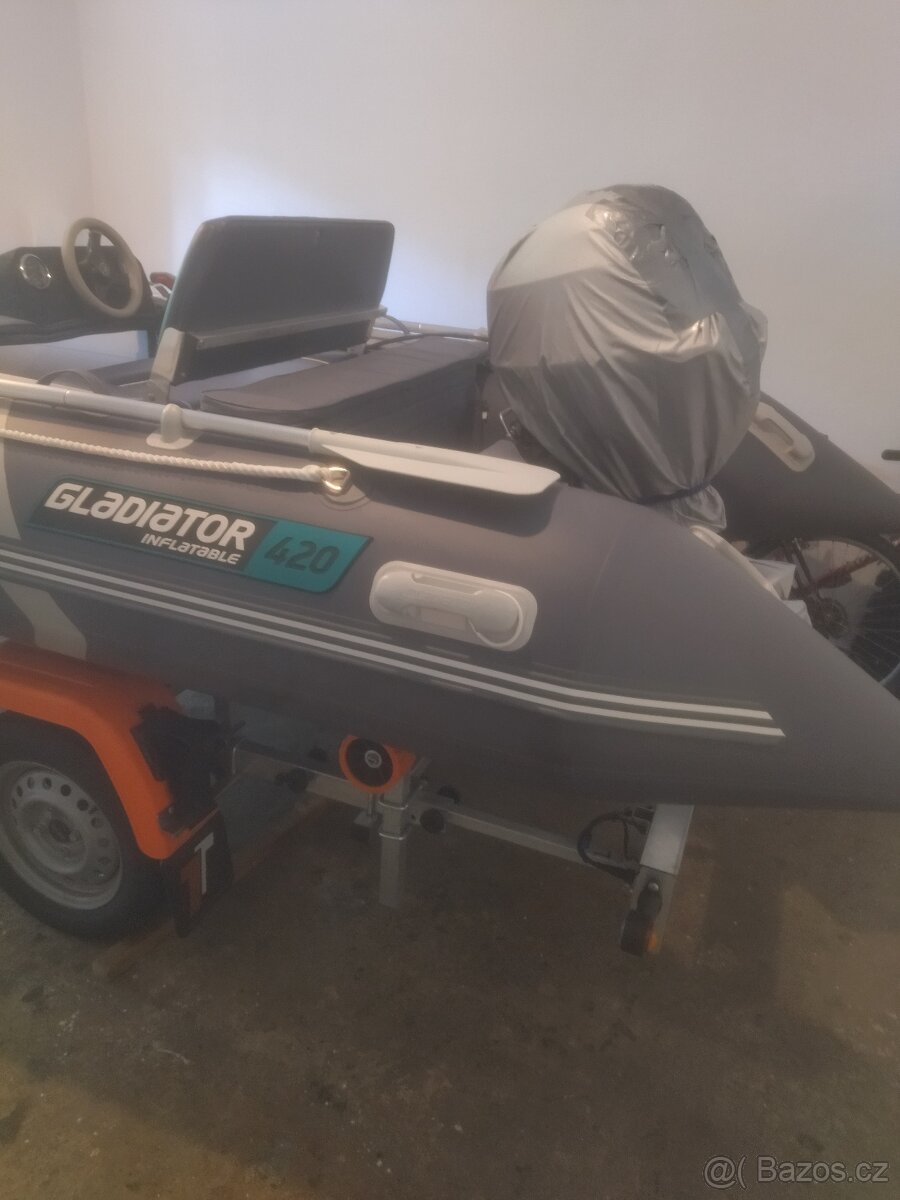 Motorový člun - 12