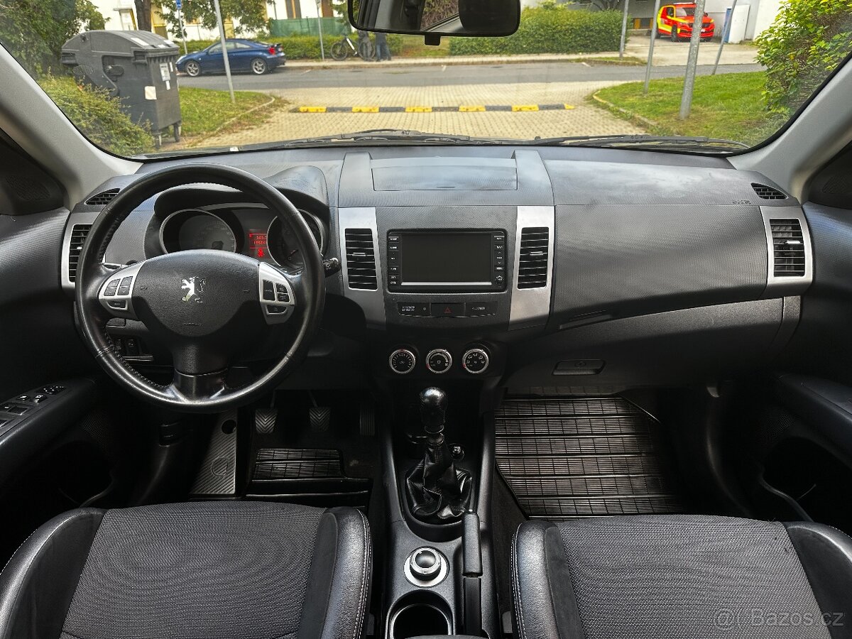 Peugeot 4007 2.2 HDi 4x4 SUV 7 míst Kůže Navi Tažné 2 tuny - 12