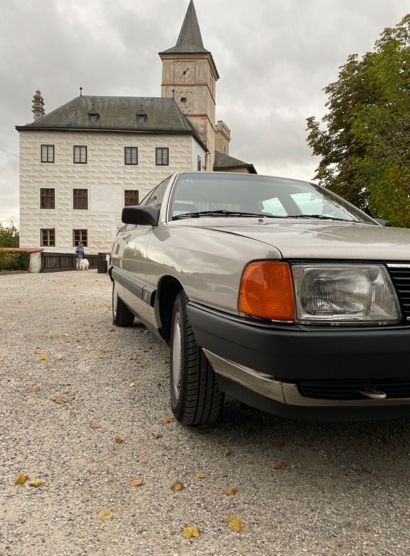 Audi 100 C3, “doutník”,1.8 benzín, rok 1988 - 12