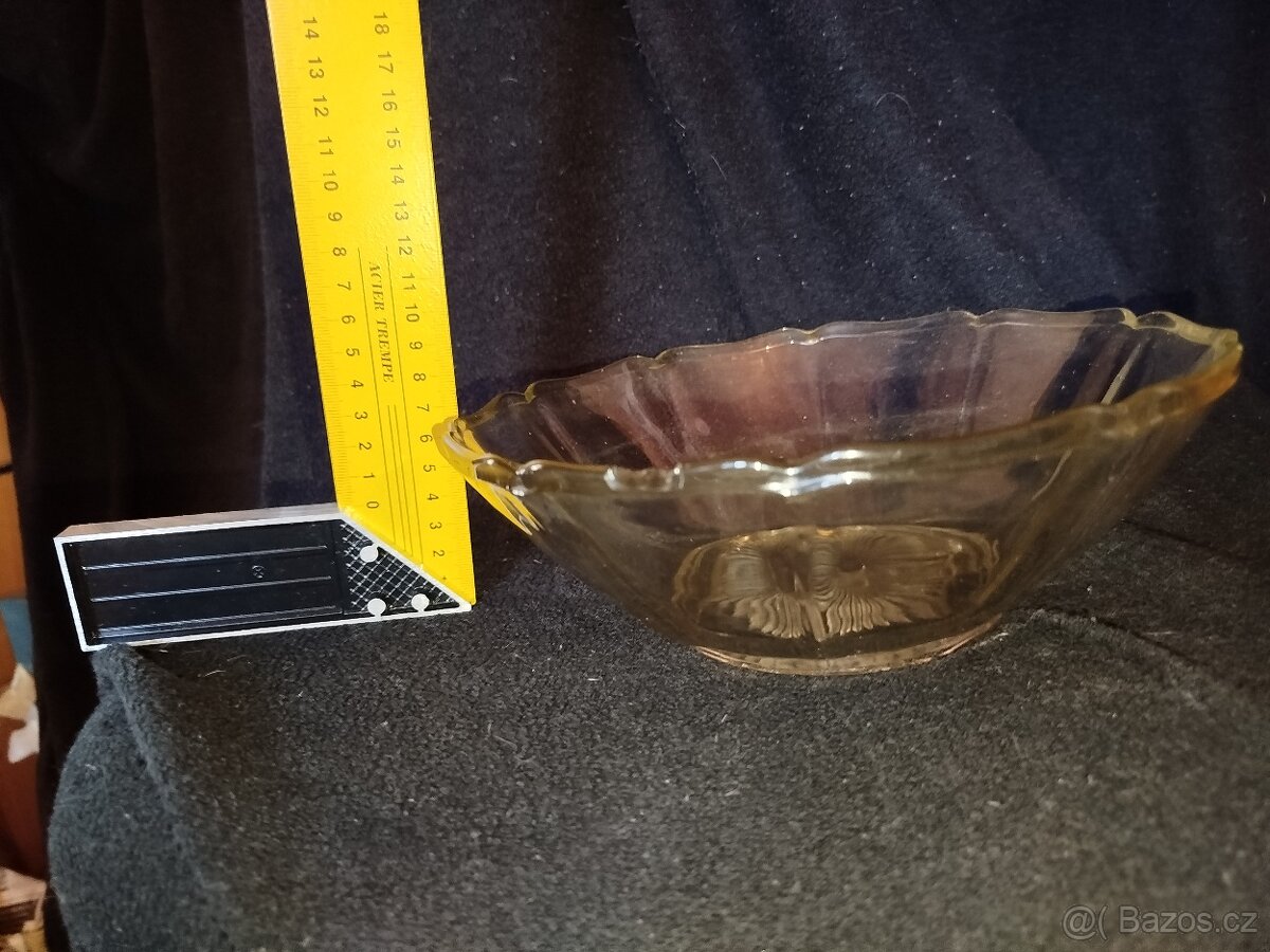 Skleněné mísy - 12