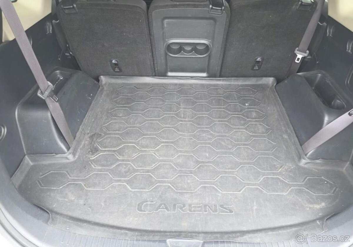 Kia Carens 1.7 - 1. MAJ - 7 MÍST - 12