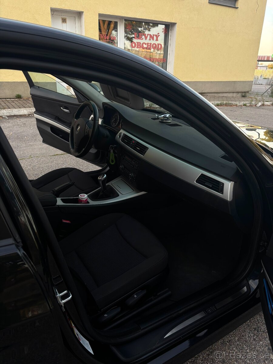 E 90 318I - 12